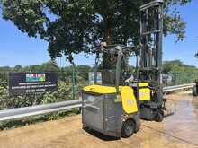 AisleMaster 20SHE Articulated Narrow Truck 