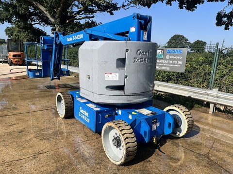 2001 Access Lift