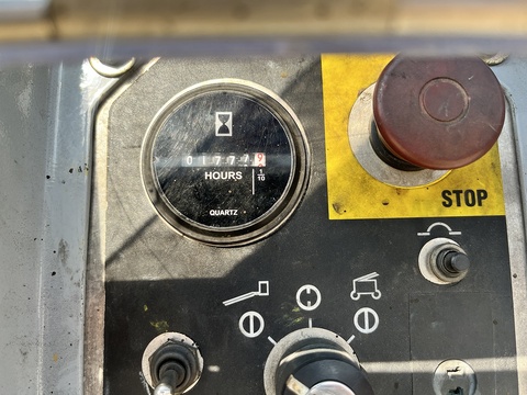 2001 Access Lift