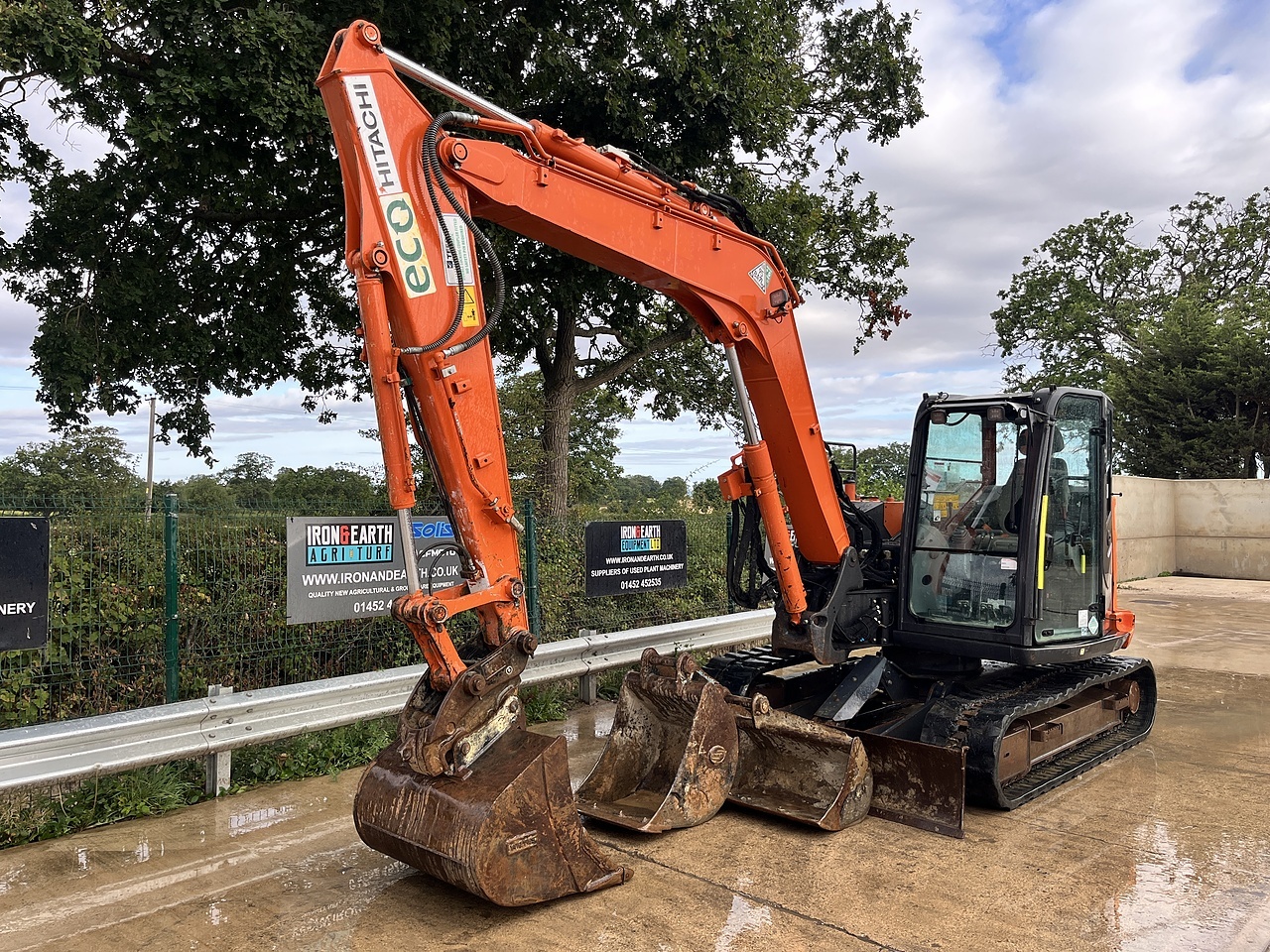 2021 Hitachi ZX85USB-6 Excavator excavator for sale in Berkeley, Gloucestershire — photo 2