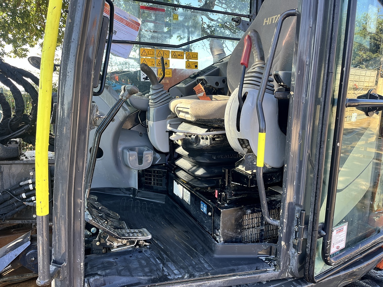 2021 Hitachi ZX85USB-6 Excavator excavator for sale in Berkeley, Gloucestershire — photo 9