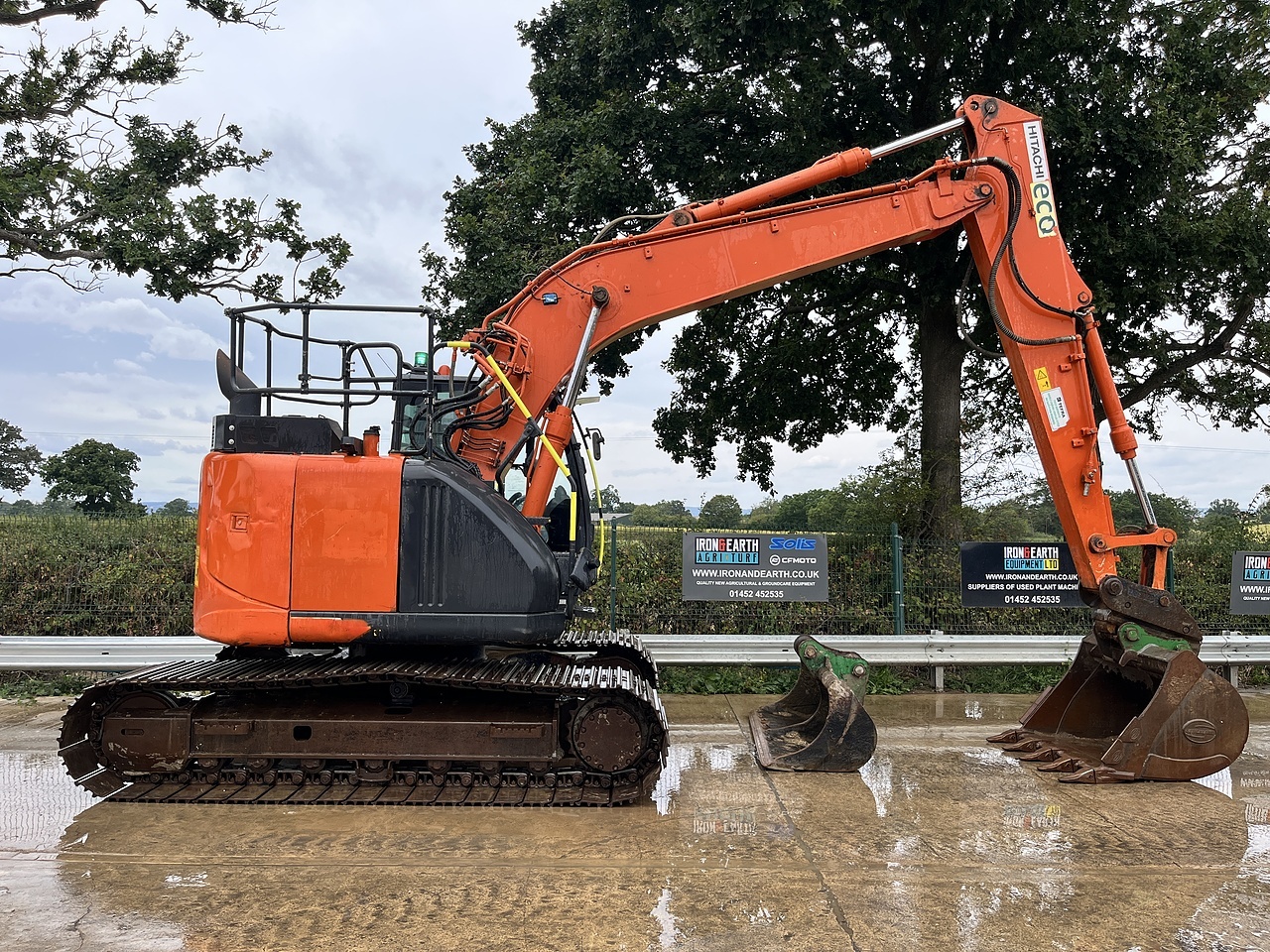 2019 Hitachi ZX135US-6 Excavator excavator for sale in Berkeley, Gloucestershire — photo 4