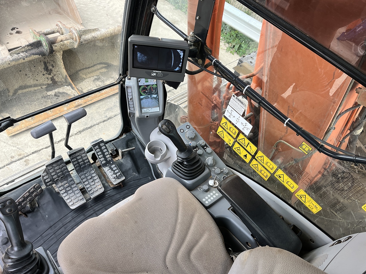 2019 Hitachi ZX135US-6 Excavator excavator for sale in Berkeley, Gloucestershire — photo 10