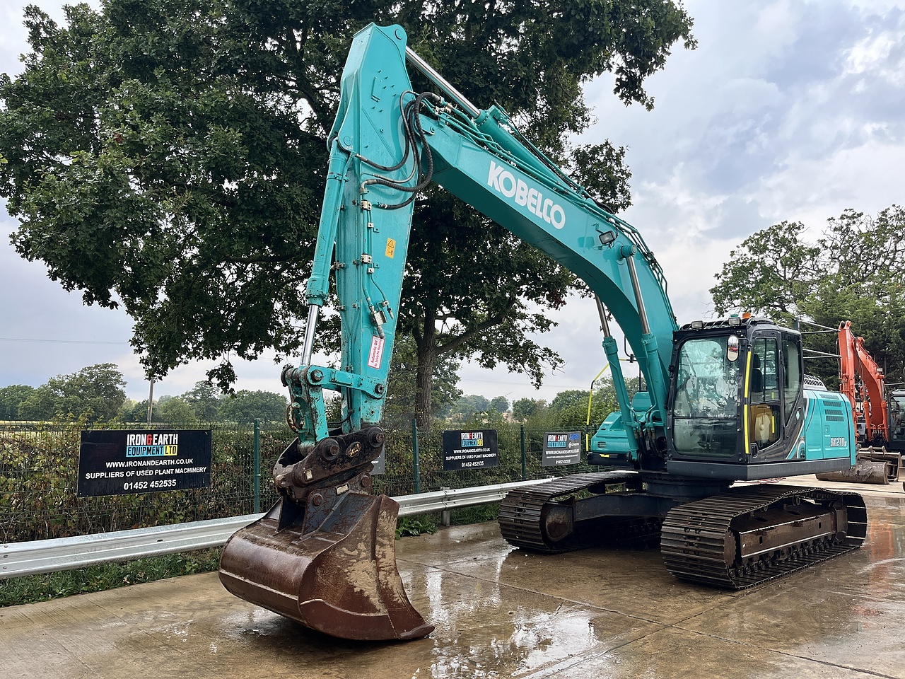 2021 Kobelco SK210LC-10E Excavator excavator for sale in Berkeley, Gloucestershire — photo 2