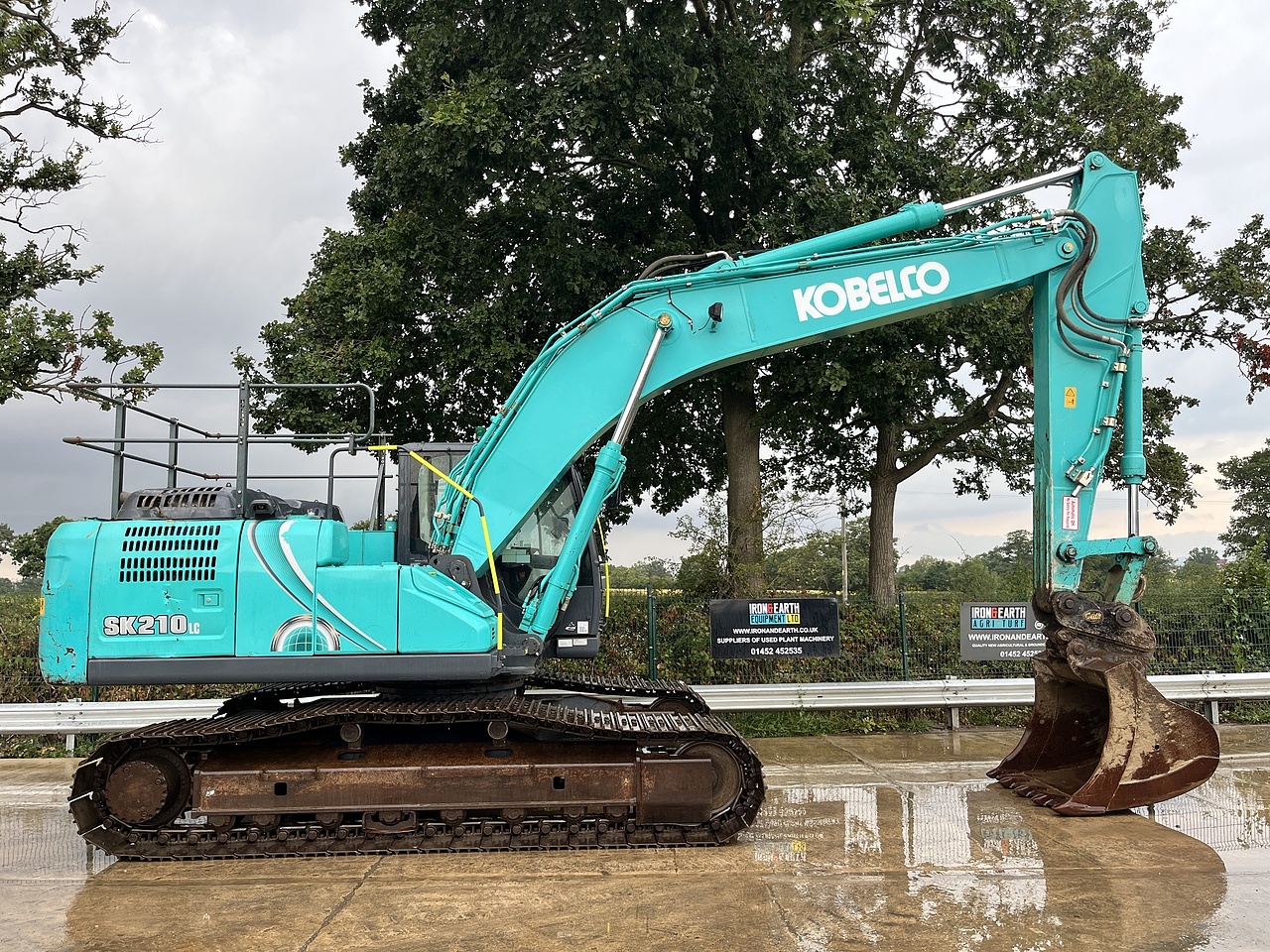 2021 Kobelco SK210LC-10E Excavator excavator for sale in Berkeley, Gloucestershire — photo 4