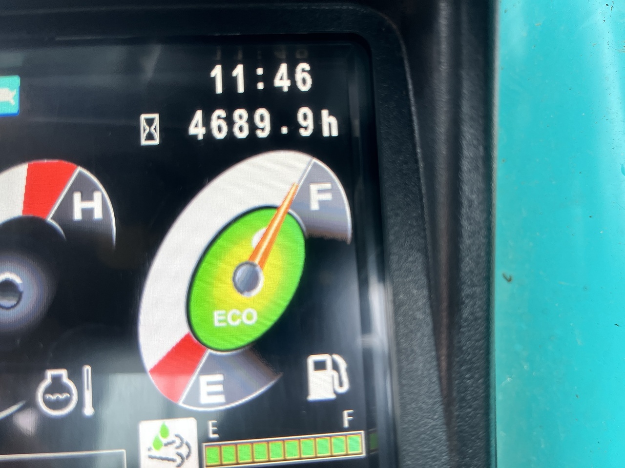 2021 Kobelco SK210LC-10E Excavator excavator for sale in Berkeley, Gloucestershire — photo 7