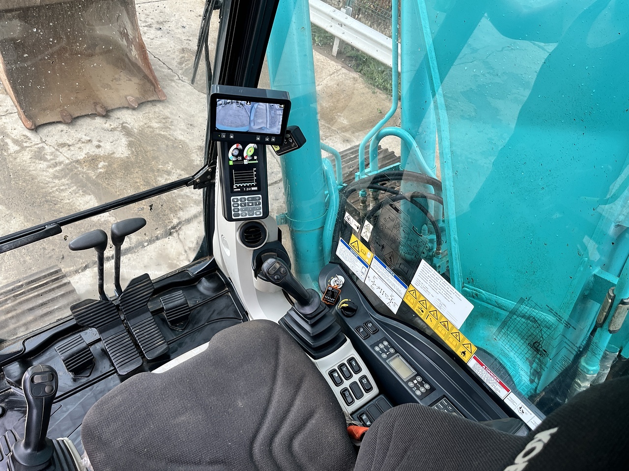2021 Kobelco SK210LC-10E Excavator excavator for sale in Berkeley, Gloucestershire — photo 10