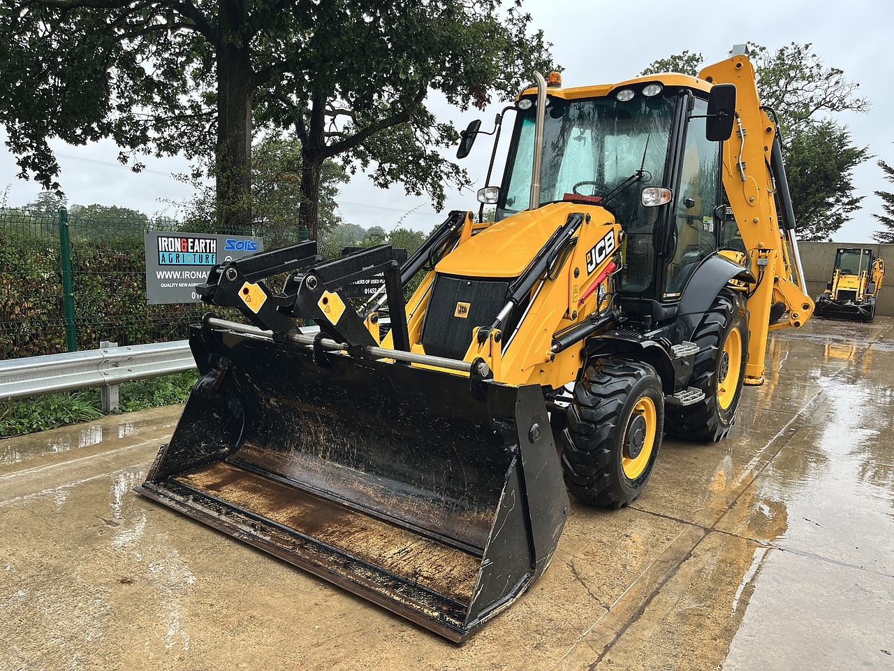2018 JCB 3CX Backhoe Loader loader for sale in Berkeley, Gloucestershire — photo 2