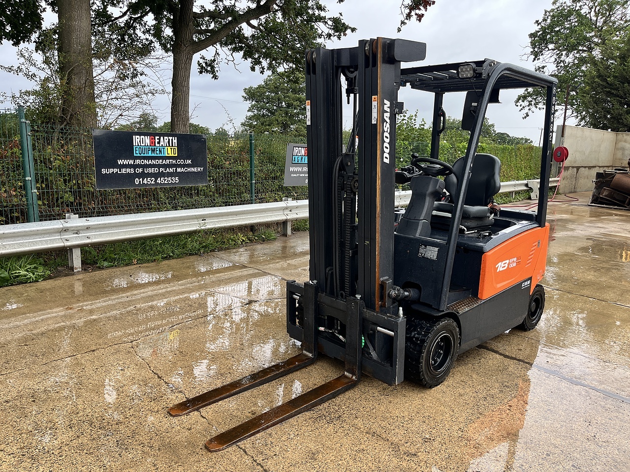 2015 Doosan B18X-7 Forklift forklift for sale in Berkeley, Gloucestershire — photo 2