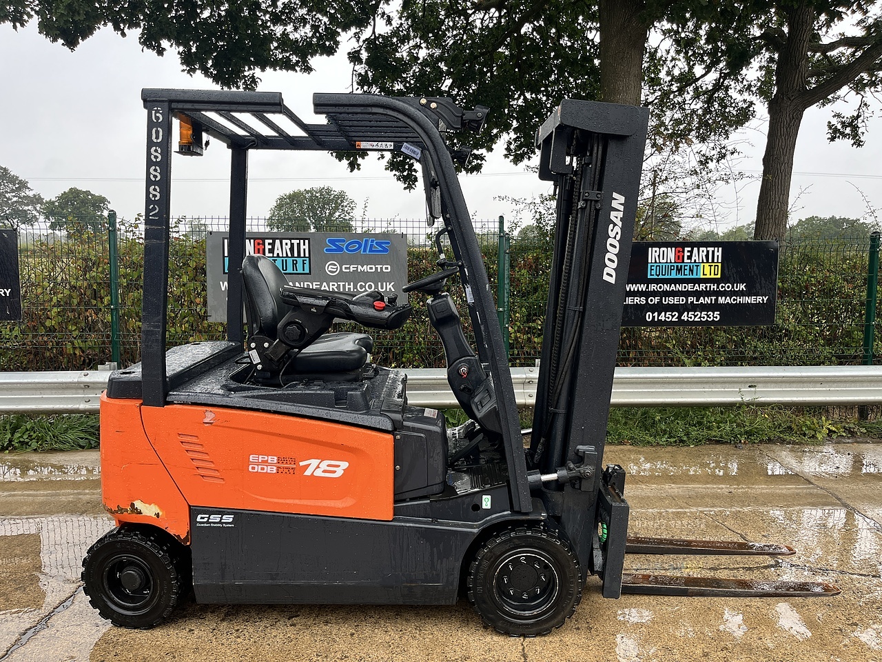 2015 Doosan B18X-7 Forklift forklift for sale in Berkeley, Gloucestershire — photo 4