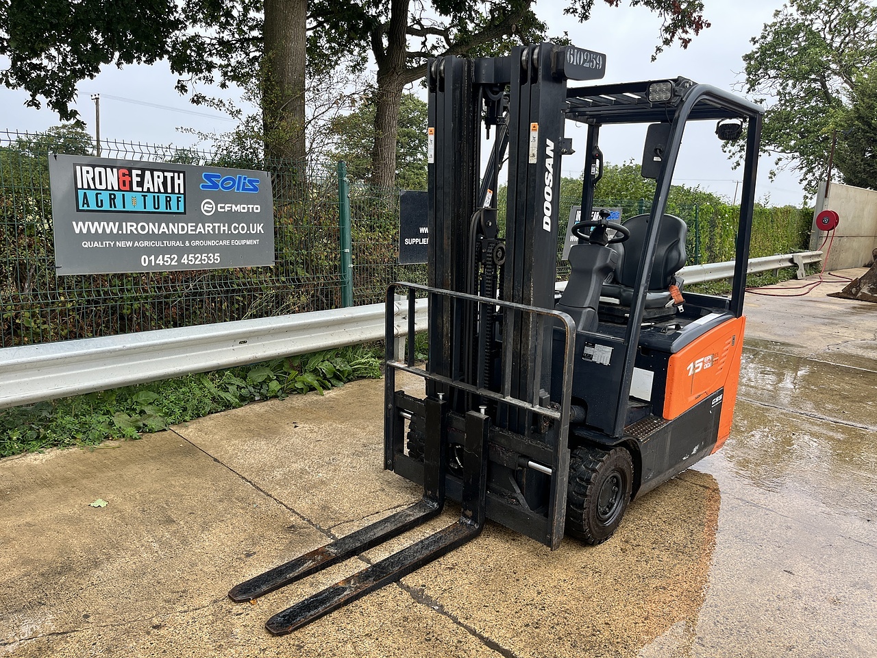 2017 Doosan B15T-7 Forklift forklift for sale in Berkeley, Gloucestershire — photo 2