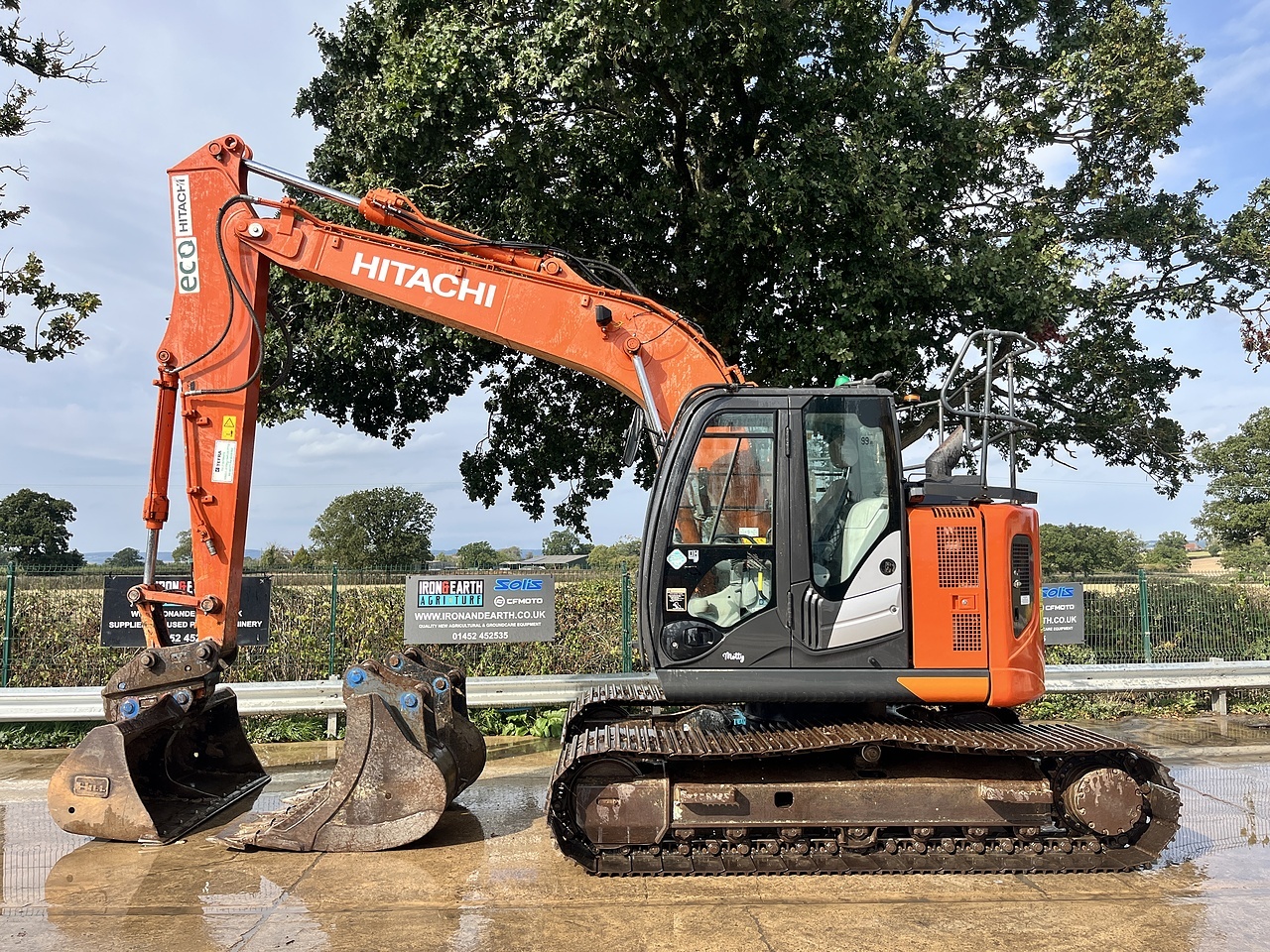 Hitachi 2019 Excavator