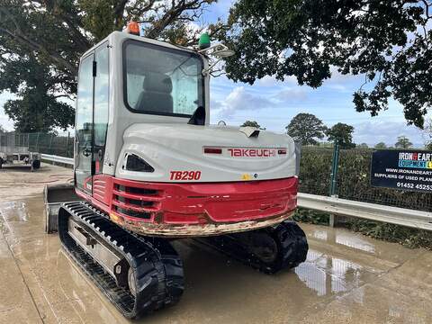 2016 Excavator