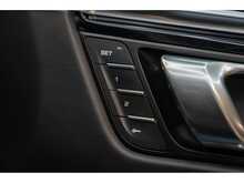 Porsche Macan T - U55699