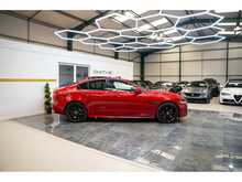 Jaguar XE P300i R-Dynamic HSE - U55795