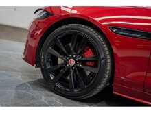 Jaguar XE P300i R-Dynamic HSE - U55795
