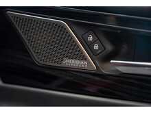 Jaguar XE P300i R-Dynamic HSE - U55795