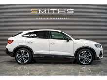 Audi Q3 TFSIe Black Edition - U55835