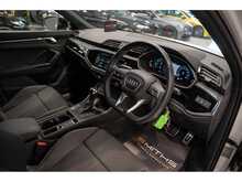 Audi Q3 TFSIe Black Edition - U55835