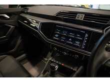 Audi Q3 TFSIe Black Edition - U55835