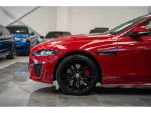 Jaguar XE P300i R-Dynamic HSE - U55836