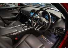 Jaguar XE P300i R-Dynamic HSE - U55836