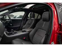 Jaguar XE P300i R-Dynamic HSE - U55836