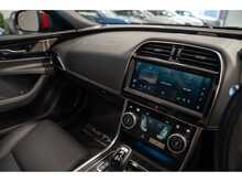 Jaguar XE P300i R-Dynamic HSE - U55836