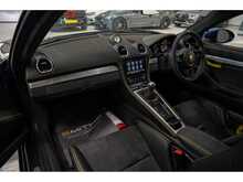 Porsche 718 Cayman GT4 - U55856