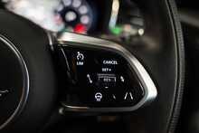 Jaguar F-PACE P550 V8 SVR - U55892