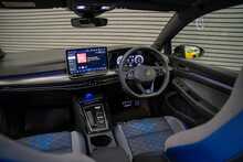 Volkswagen Golf TSI R Black Edition - U55972
