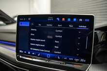 Volkswagen Golf TSI R Black Edition - U55972