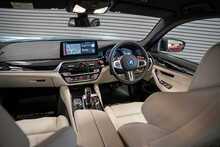 BMW M5 i V8 Competition - U55995