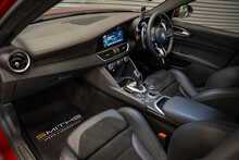 Alfa Romeo Giulia V6 Bi-Turbo Quadrifoglio - U55998