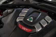Alfa Romeo Giulia V6 Bi-Turbo Quadrifoglio - U55998