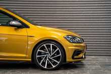 Volkswagen Golf TSI R - U56010