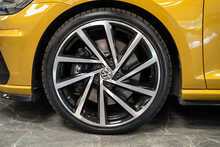 Volkswagen Golf TSI R - U56010