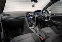 Volkswagen Golf TSI R - U56010
