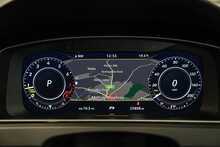 Volkswagen Golf TSI R - U56010