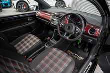 Volkswagen up! TSI GTI - U56015