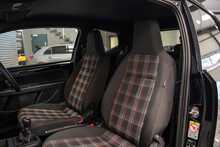 Volkswagen up! TSI GTI - U56015