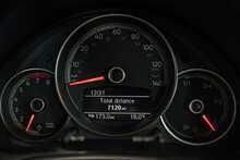 Volkswagen up! TSI GTI - U56015