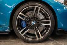BMW M2 i - U56023