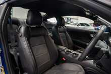 Ford Mustang V8 GT - U56034