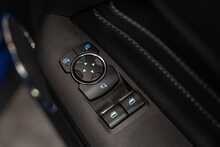 Ford Mustang V8 GT - U56034
