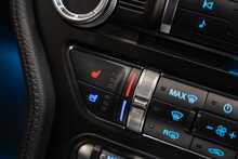 Ford Mustang V8 GT - U56034