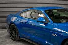 Ford Mustang V8 GT - U56068