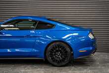 Ford Mustang V8 GT - U56068