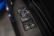 Ford Mustang V8 GT - U56068