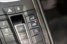 Porsche 911 T 991 Carrera GTS - U56074